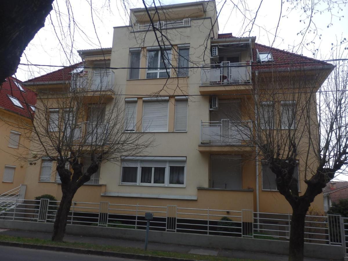 Zoe Apartman Apartment Heviz Exterior photo